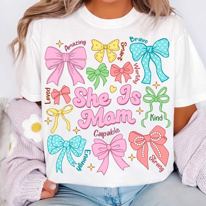 SHE IS MOM GRAPHIC TEE