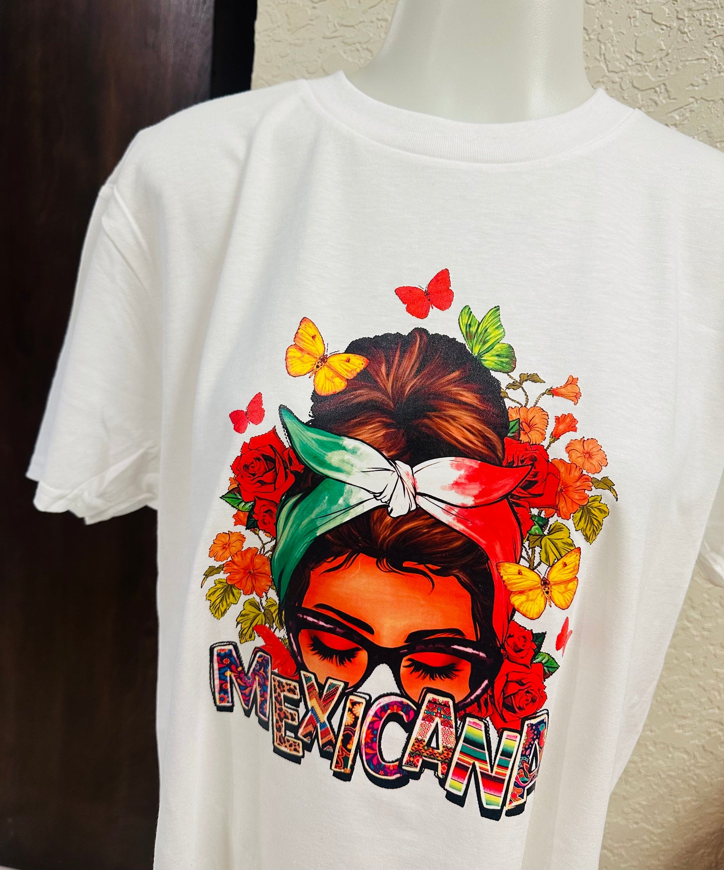 Mexicana messy bun graphic tee