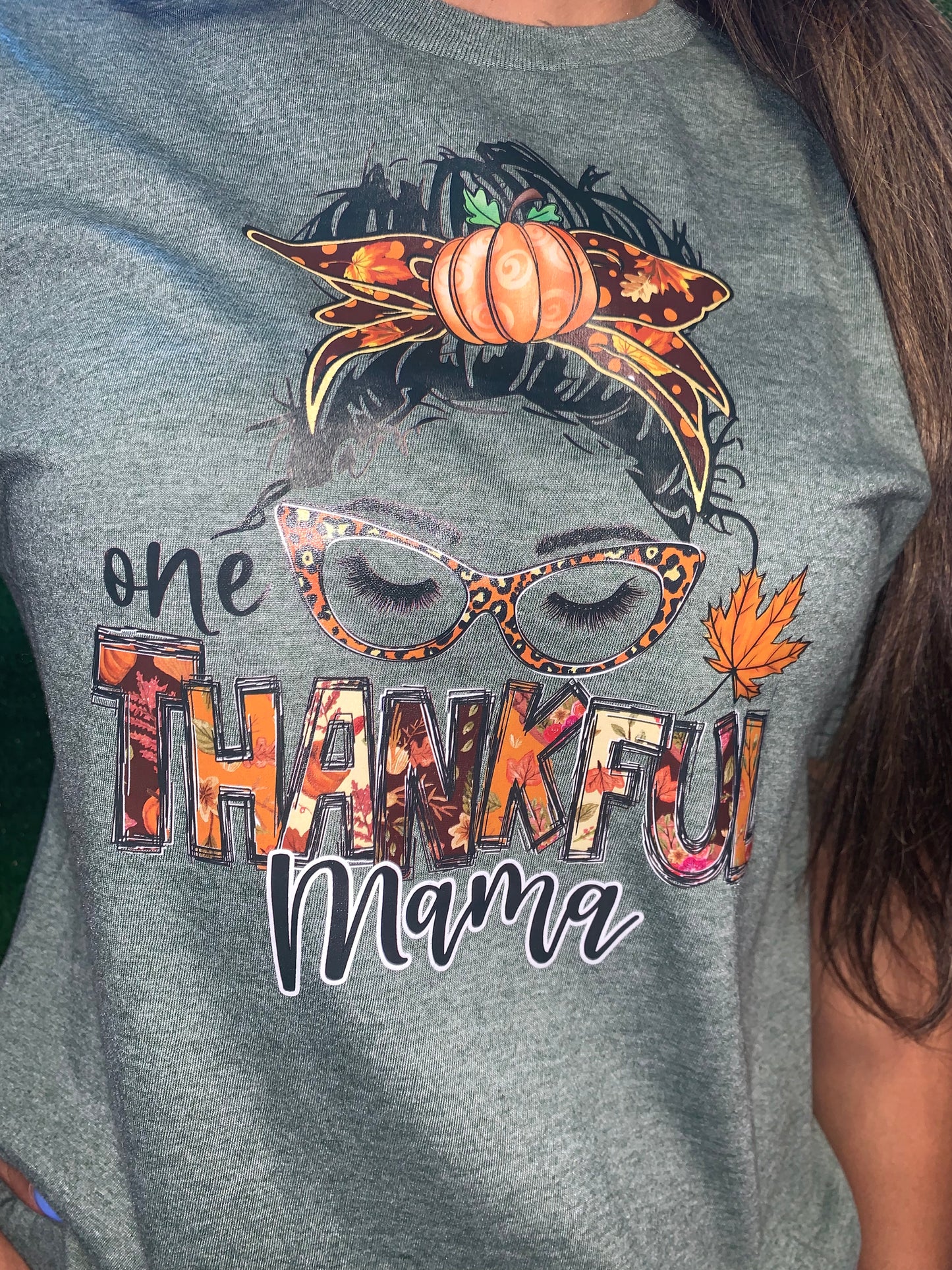 One thankful mama 🍁 graphic tees